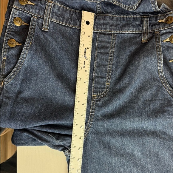 Lee Women's Relaxed Fit Heritage Overall with Utility Details Size Medium - Picture 12 of 13